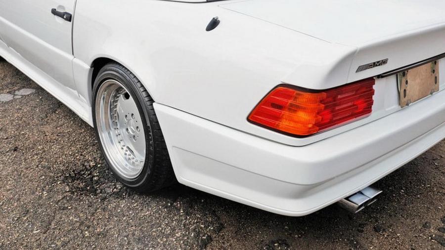 Детали экстерьера Mercedes-Benz SL72 AMG 1995 года  (фото 71 из 82)